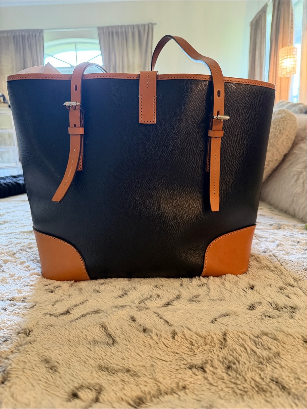 Dooney & Bourke Black and Brown Leather Belt-Accent Tote NEW WITHOUT TAGS - Picture 4 of 5